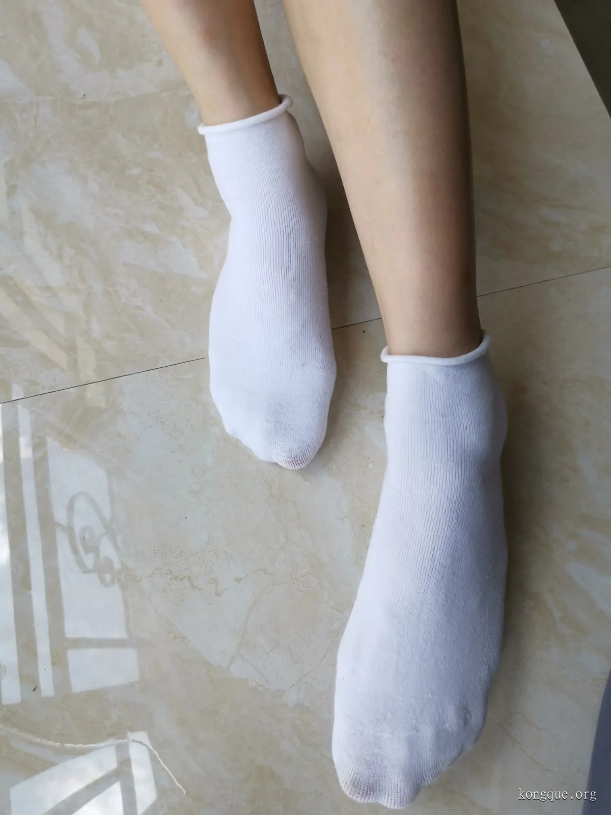 图片[17]-鱼鱼足影 – 全套足袜写真&视频[91期-2024.8]-万千少女网红映画